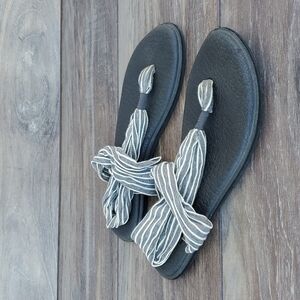 Sanuk women Yoga sling flip flop sandals shoes flats sz 9
